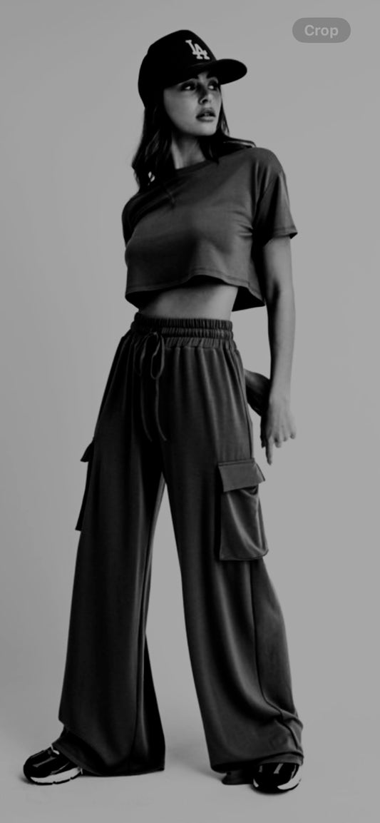 Black cargo set