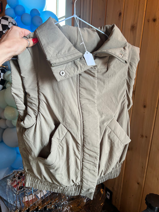 Puffer vest sage