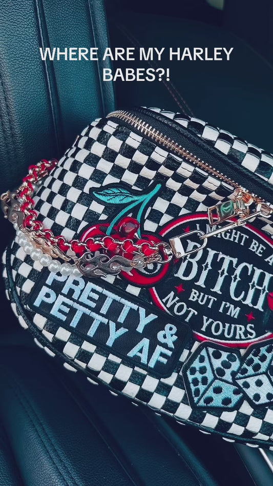 Pretty & petty AF